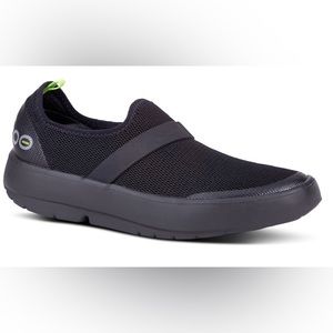 OOFOS Women’s OOMG Black Slip On Shoes, Size 10